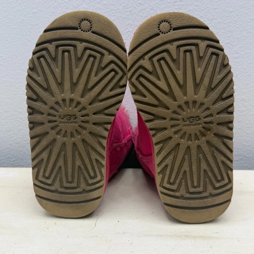 Ugg Pink Suede Bailey Bow Short Boots Size 9